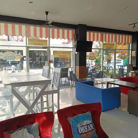 Central Perk Hotel Patong Экстерьер фото