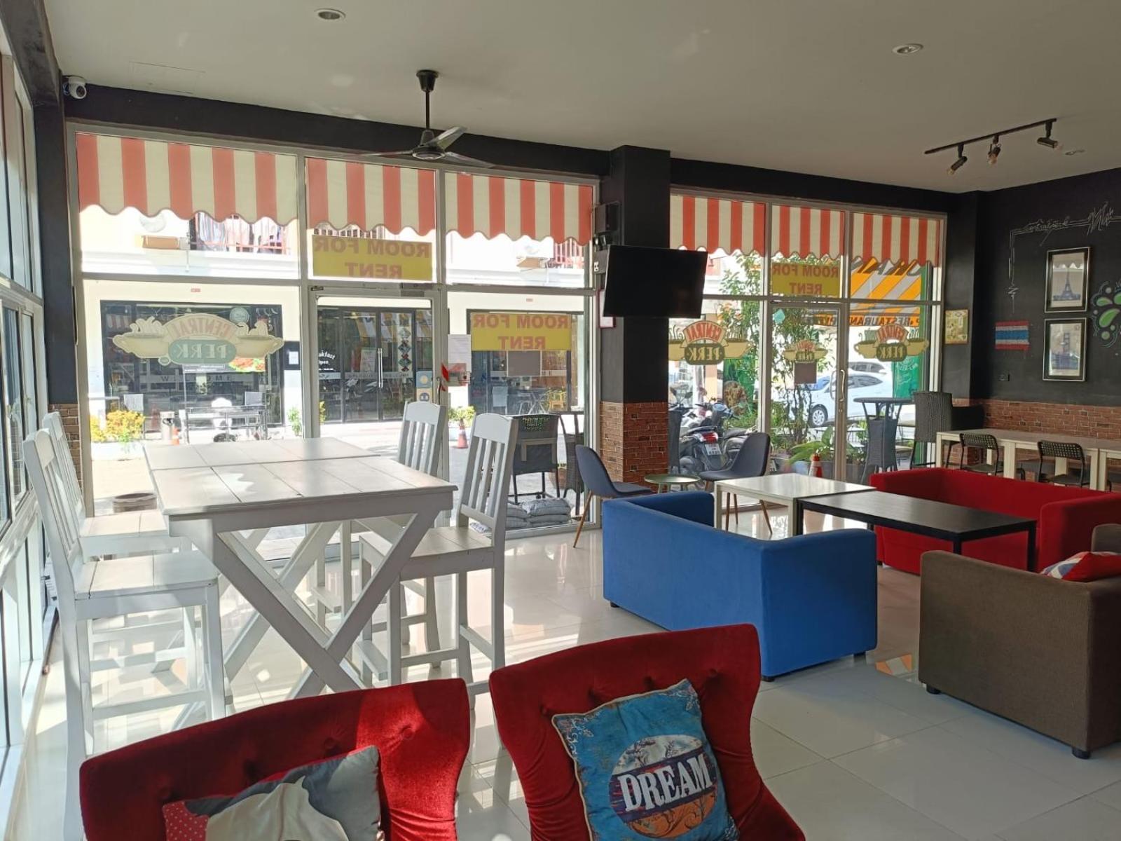 Central Perk Hotel Patong Экстерьер фото