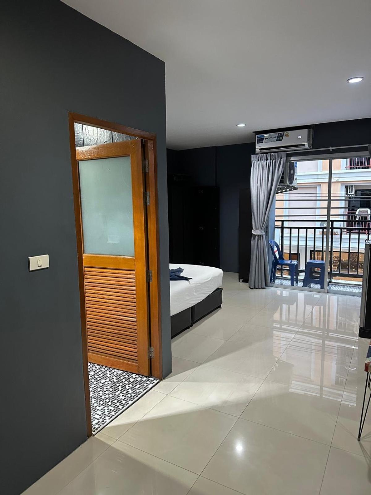 Central Perk Hotel Patong Экстерьер фото