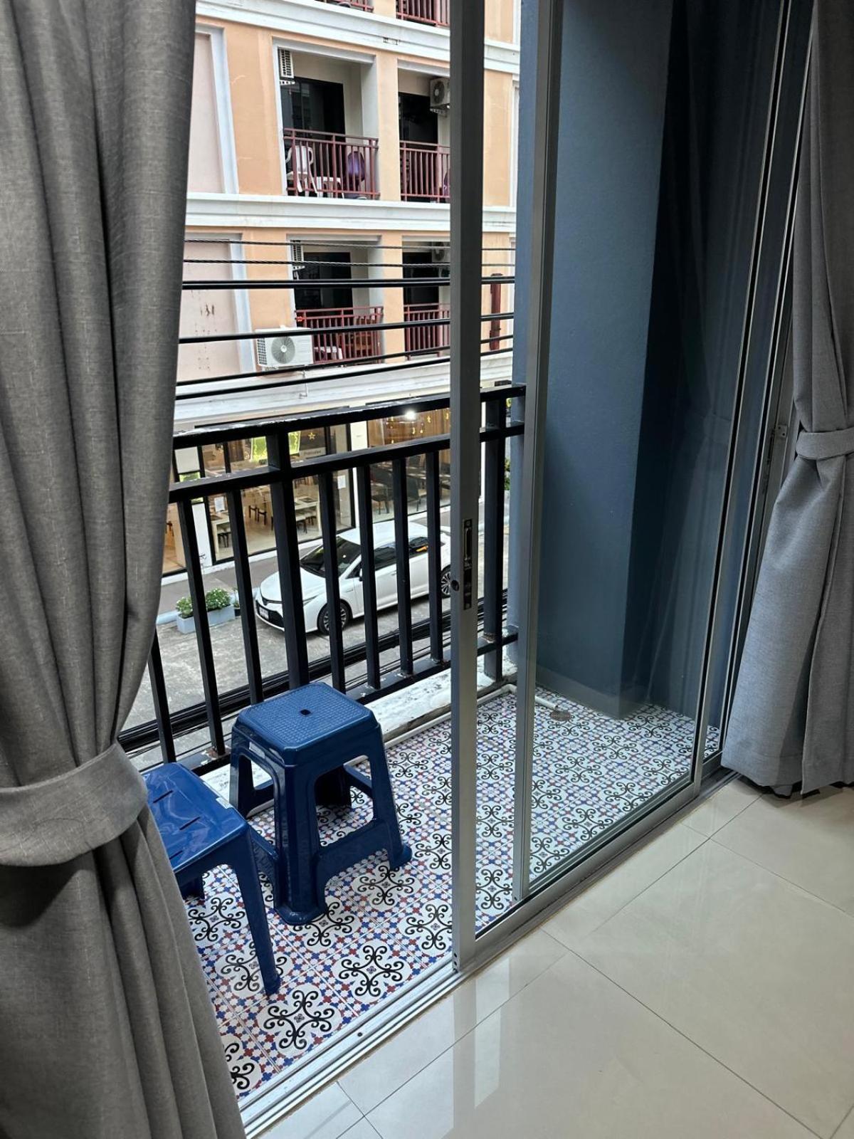 Central Perk Hotel Patong Экстерьер фото