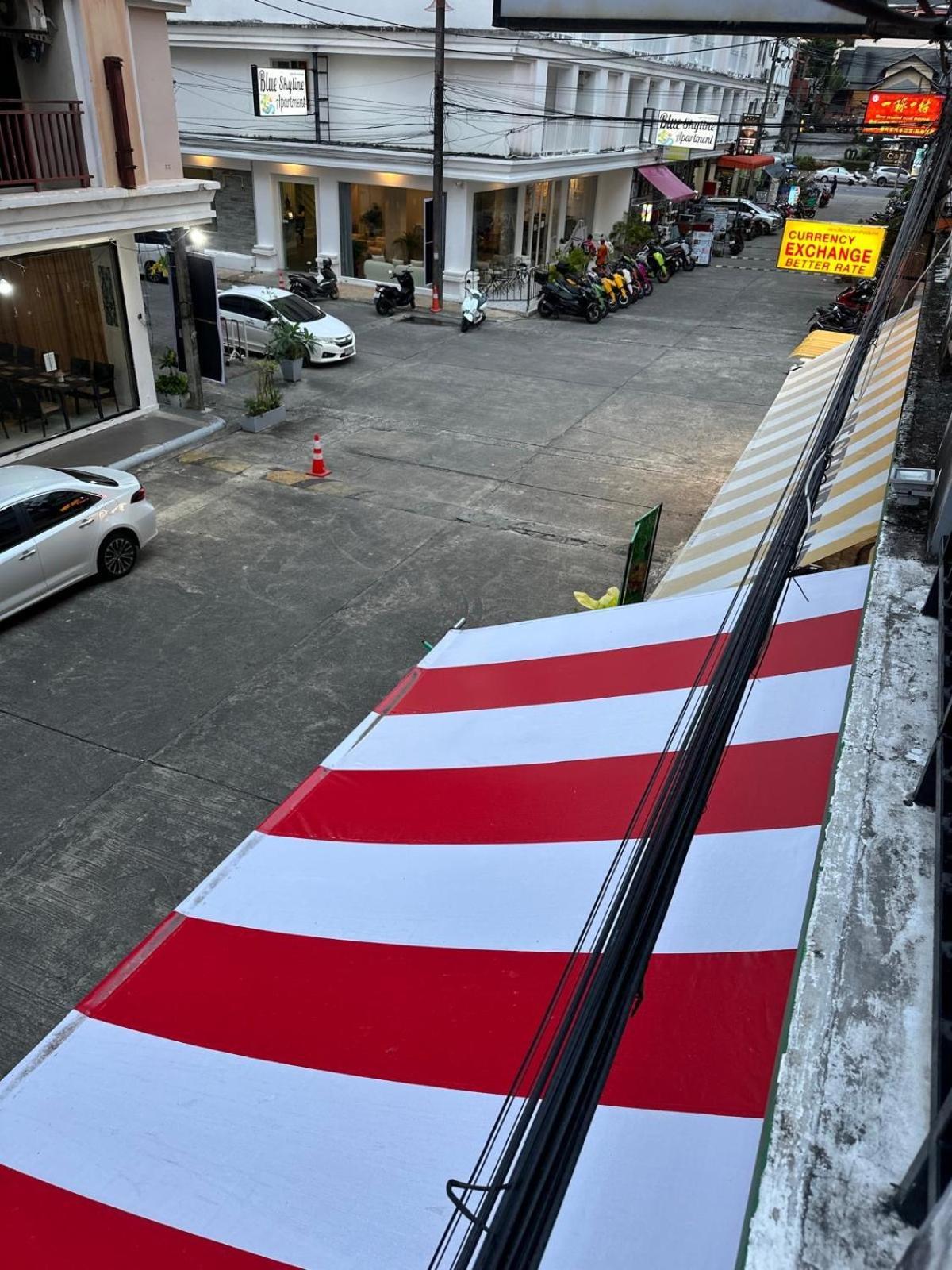 Central Perk Hotel Patong Экстерьер фото